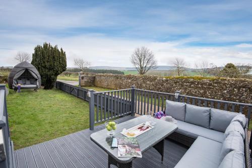 The Gate Lodge - Hot Tub 1 bedroom, log burner