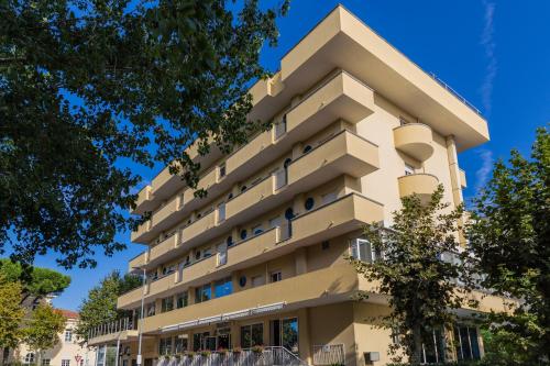 Hotel Beverly - image 2