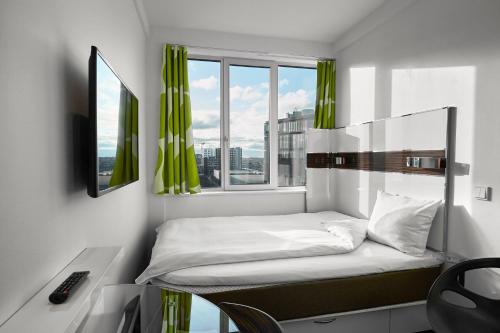 1 queen bed