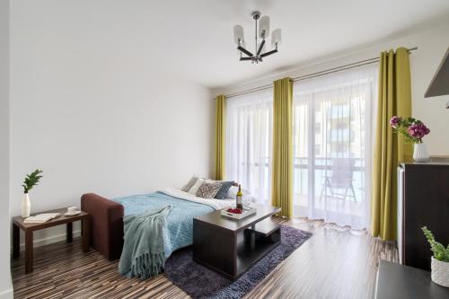 1 queen bed, 1 sofa bed