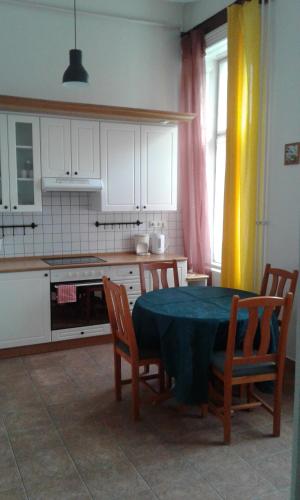 . Lóránt Apartman