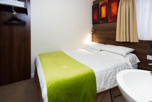 Marble Arch Inn