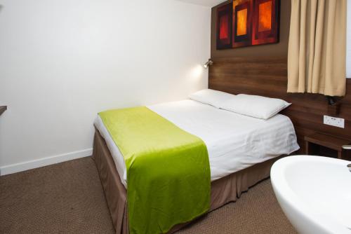 Marble Arch Inn - image 7