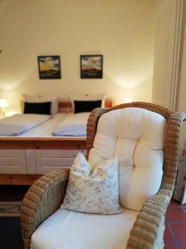 Hotel Garni Friesenhuus 2.5km von Weberlohne entfernt