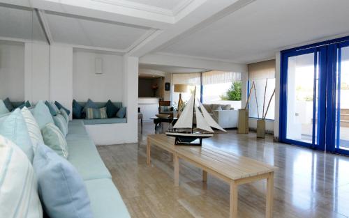 Lobby, Neruda Mar Suites Apartments in Vina Del Mar