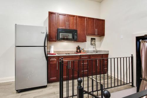 N Broad Studios Room Type - Studio Apartment
