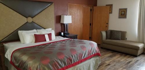 Ramada by Wyndham Albert Lea