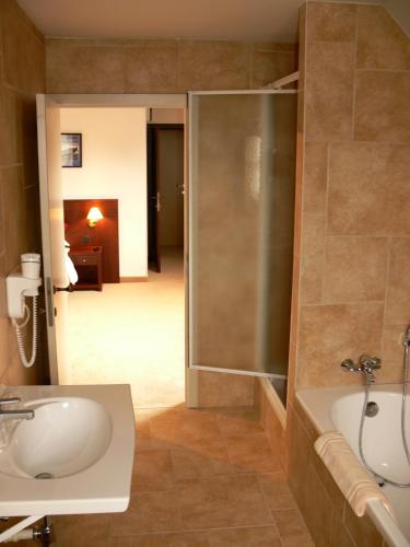 ห้องน้ำ, Hotel Prelude in คเนสเซ่ลาเร่