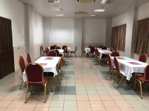 Maple Leaf Korean Hotel in เทซาโน