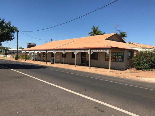 B&B Cloncurry - Wagon Wheel Motel - Bed and Breakfast Cloncurry