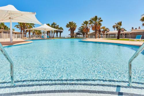Swimming pool, RAC Monkey Mia Dolphin Resort in Monkey Mia