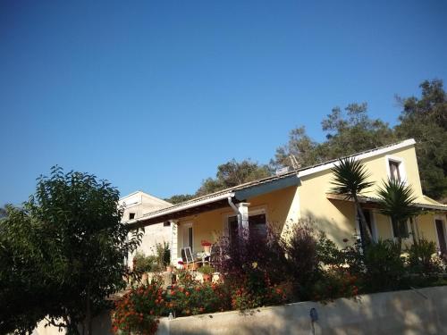  Green Family Country House in 49081 Antipernoí