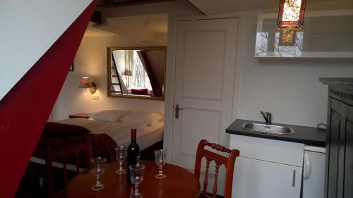 Amsterdam House Hotel - image 9