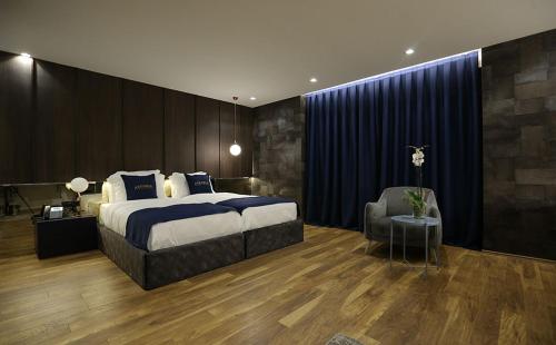 2 twin beds