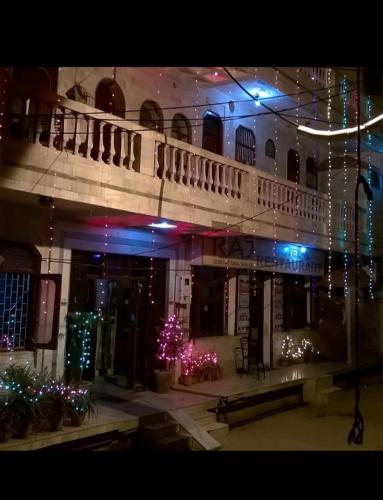 Hotel Raj Bed & Breakfast