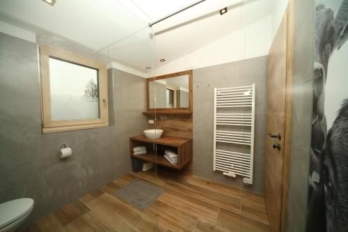 3 bedrooms, 4 beds
