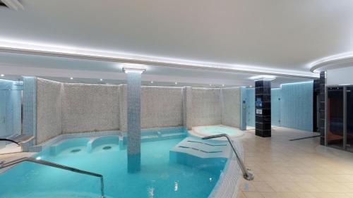 HL Suite Nardos - Only Adults - image 9
