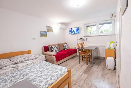 Studio Southwest 2 with AirCon & FREE Parking, Ljubljana (Foto 3)