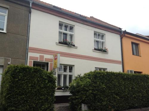 ทางเข้า, Pension U Dolezalu in ซิเดนิเซ