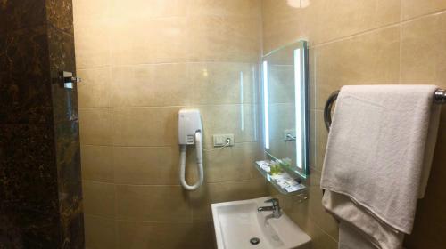 Non-stop hotel - image 8