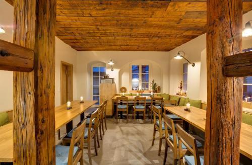 Restorāns, Boutique Hotel grüner Zweig (Boutique Hotel gruner Zweig) in Schlettau
