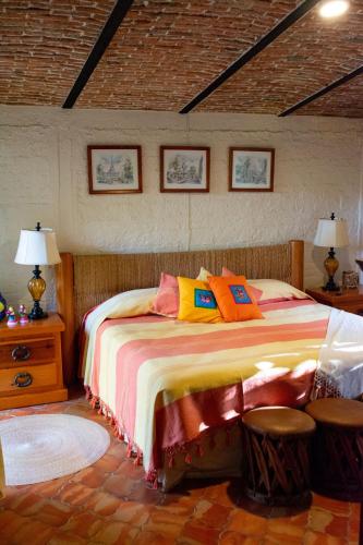 Las Palomas Bed & Breakfast (16 y Mayores)