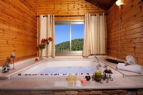 Pezsgőfürdő, Noa'm Bagalil in Pki'in