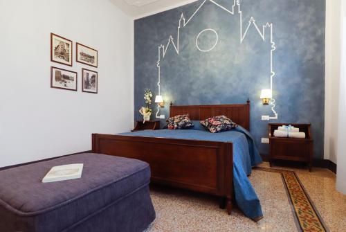 Deluxe Room image 6