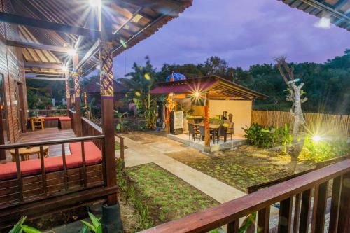 balkon/terras, Uma Hostel Lembongan in Nusa Lembongan