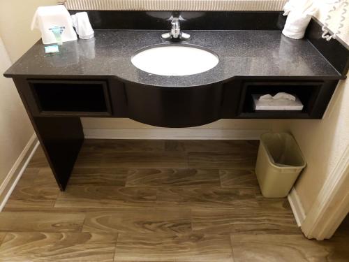 Americas Best Value Inn Buford at Mall of Georgia - image 5