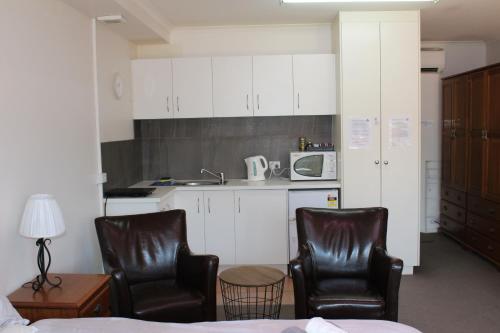 Box Hill Studio Apartment 2