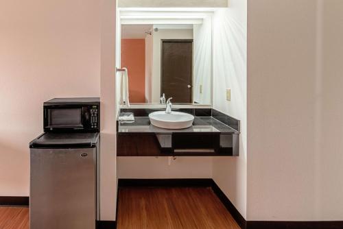 Motel 6-Lebanon IN - image 6