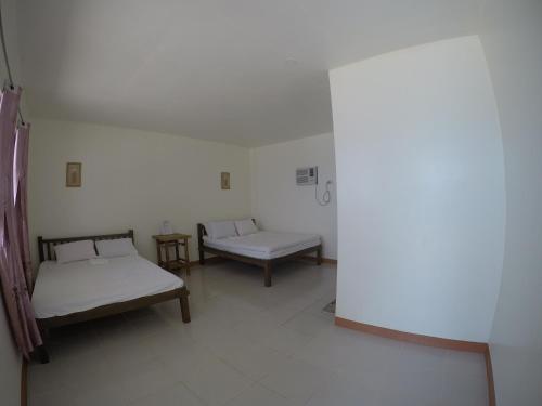 Se San Beach Resort-Isla de Gigantes Room Type - Family Room with Bathroom