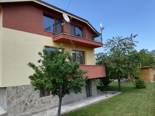 Hvoyna House - image 2