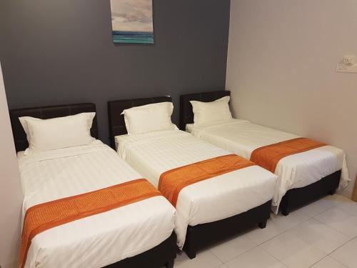 White House Homestay