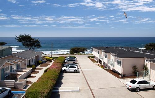 Cambria Landing Inn and Suites