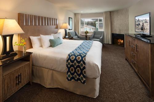 Cambria Landing Inn and Suites