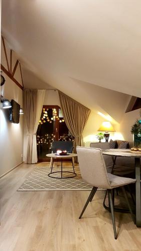 Deluxe Studio - Duplex image 1