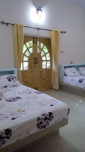 2 queen beds