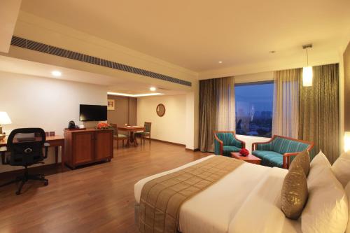 room detail thumbnail 1