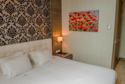 Grand Hotel Downtown - image 10