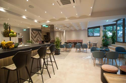 Athens Platinum Rooms and Suites - image 13