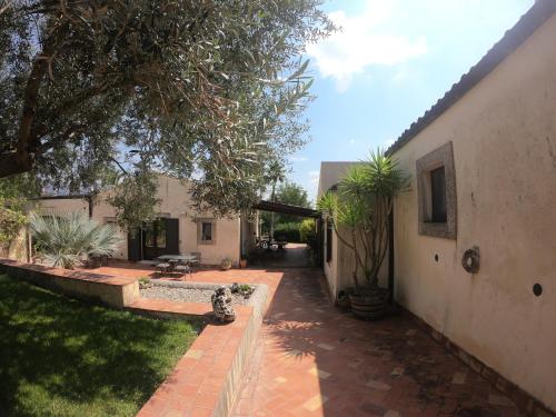 A szálláshely kívülről, TENUTA AGUGLIA in Rigolizia