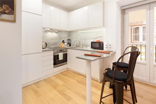 Lisbon Rentals Chiado - image 4