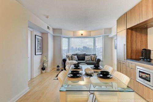 . Presidential Yorkville Suite by Instant Suites