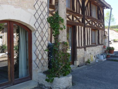 Les Tuileries chambre d'hôte Château la Moune