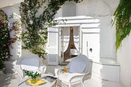 Double Room with Terrace and Hot Tub - Sea View image 5