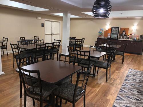 Country Inn & Suites by Radisson, Elizabethtown, KY