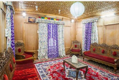 Facilities, Houseboat Switzerland in Srinagar