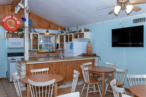 Pelican Bay Resort - image 11
